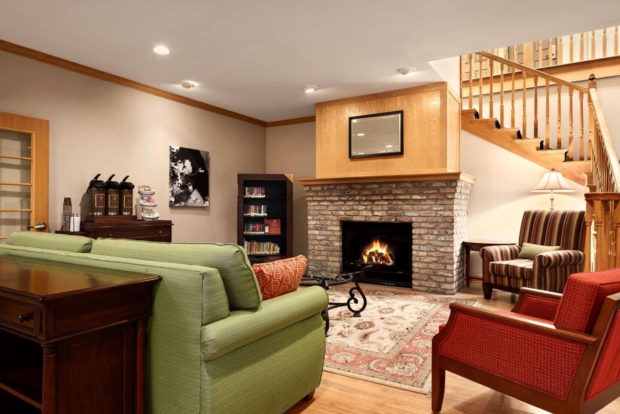 Country Inn & Suites By Radisson, Clinton, Ia Экстерьер фото
