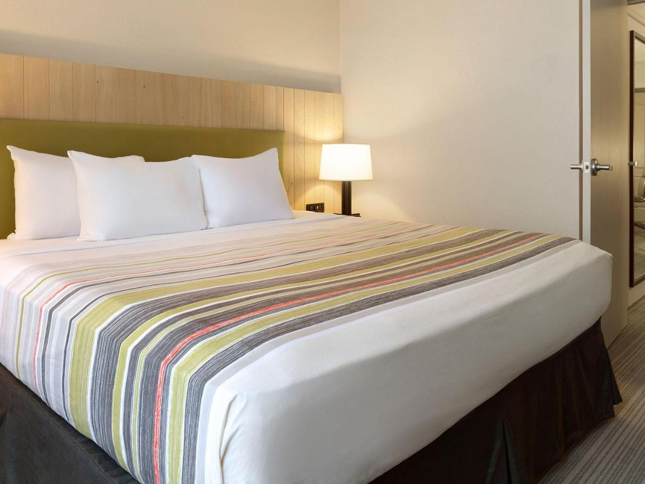 Country Inn & Suites By Radisson, Clinton, Ia Экстерьер фото